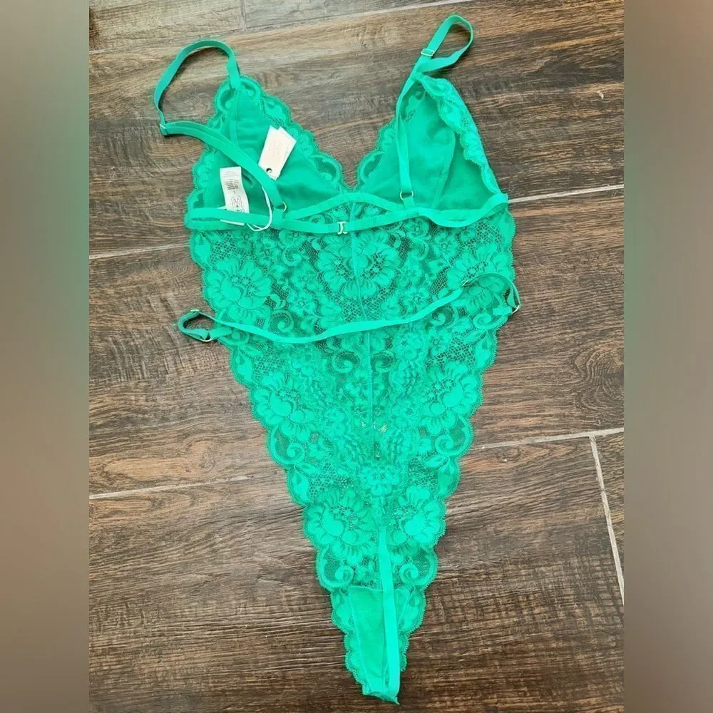 WE ARE HAH CHASE HAHROUND LACE TEDDY IN EMERALD NWT SZ L